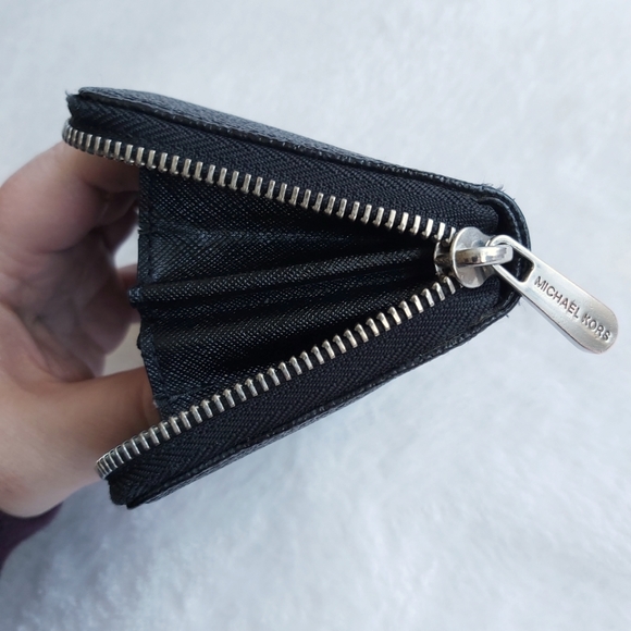 Michael Kors Jet Set Zip around Black Signature Wristlet Wallet - Picture 12 of 15